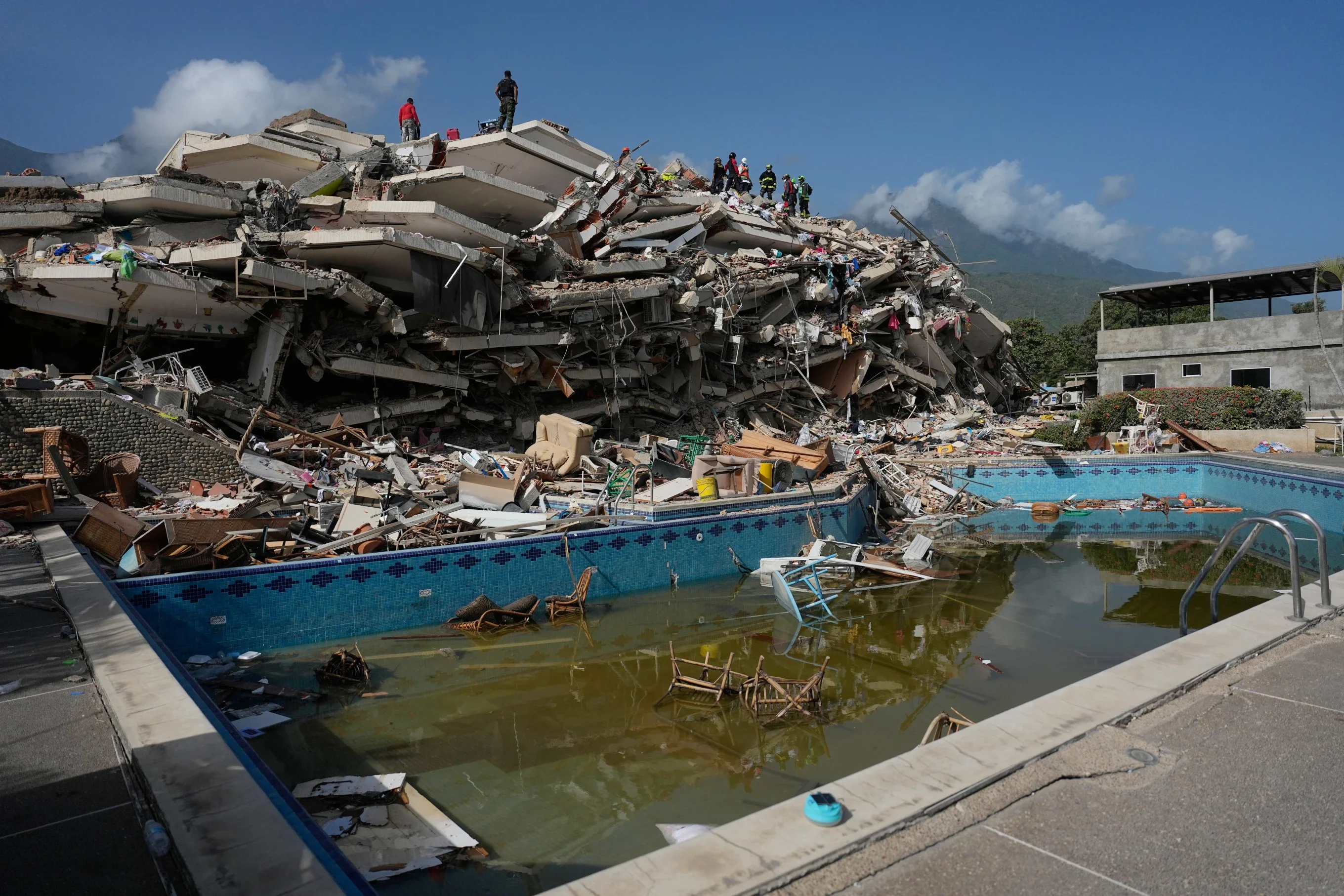 Earthquake aftermath in Venezuela — June 27 · Fernando Vergara / AP