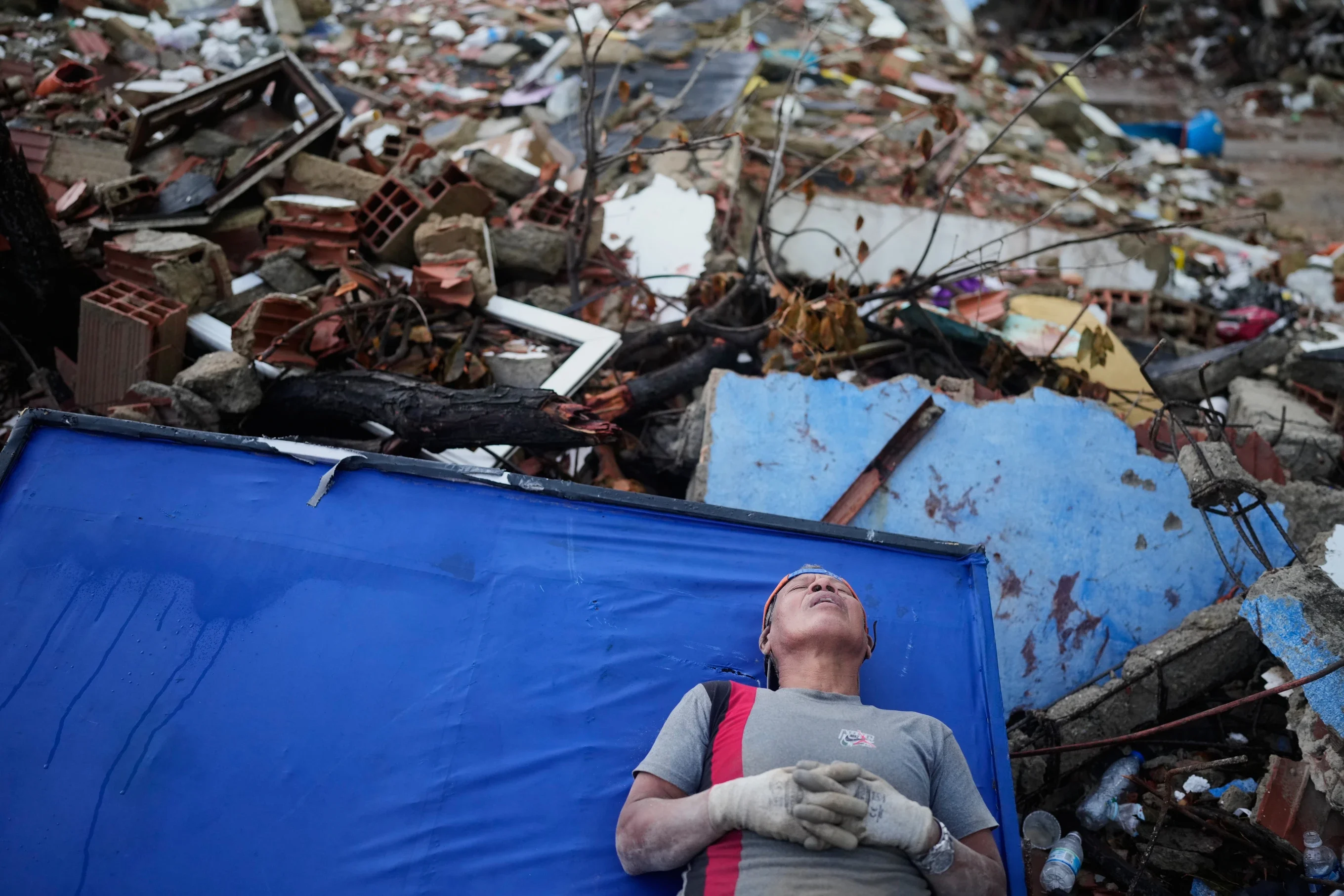 Earthquake aftermath in Venezuela — June 30 · Ariana Cubillos / AP